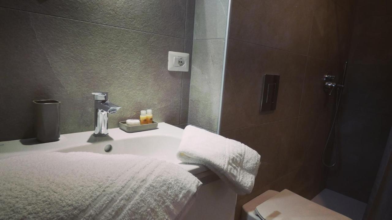 Domus 190 Rooms バレーゼ エクステリア 写真